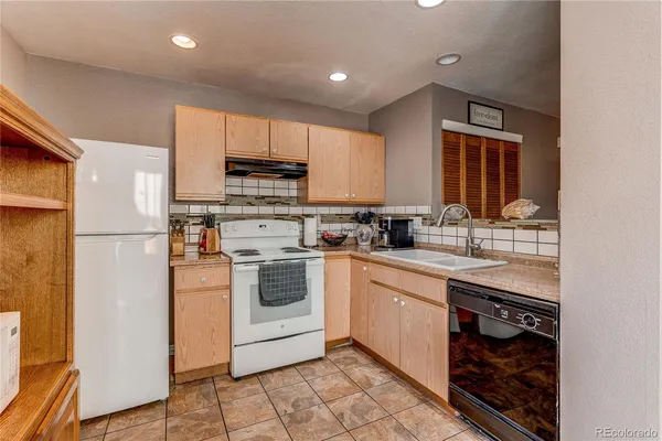 $392,500 | 4884 East 101st Court, Thornton, CO 80229