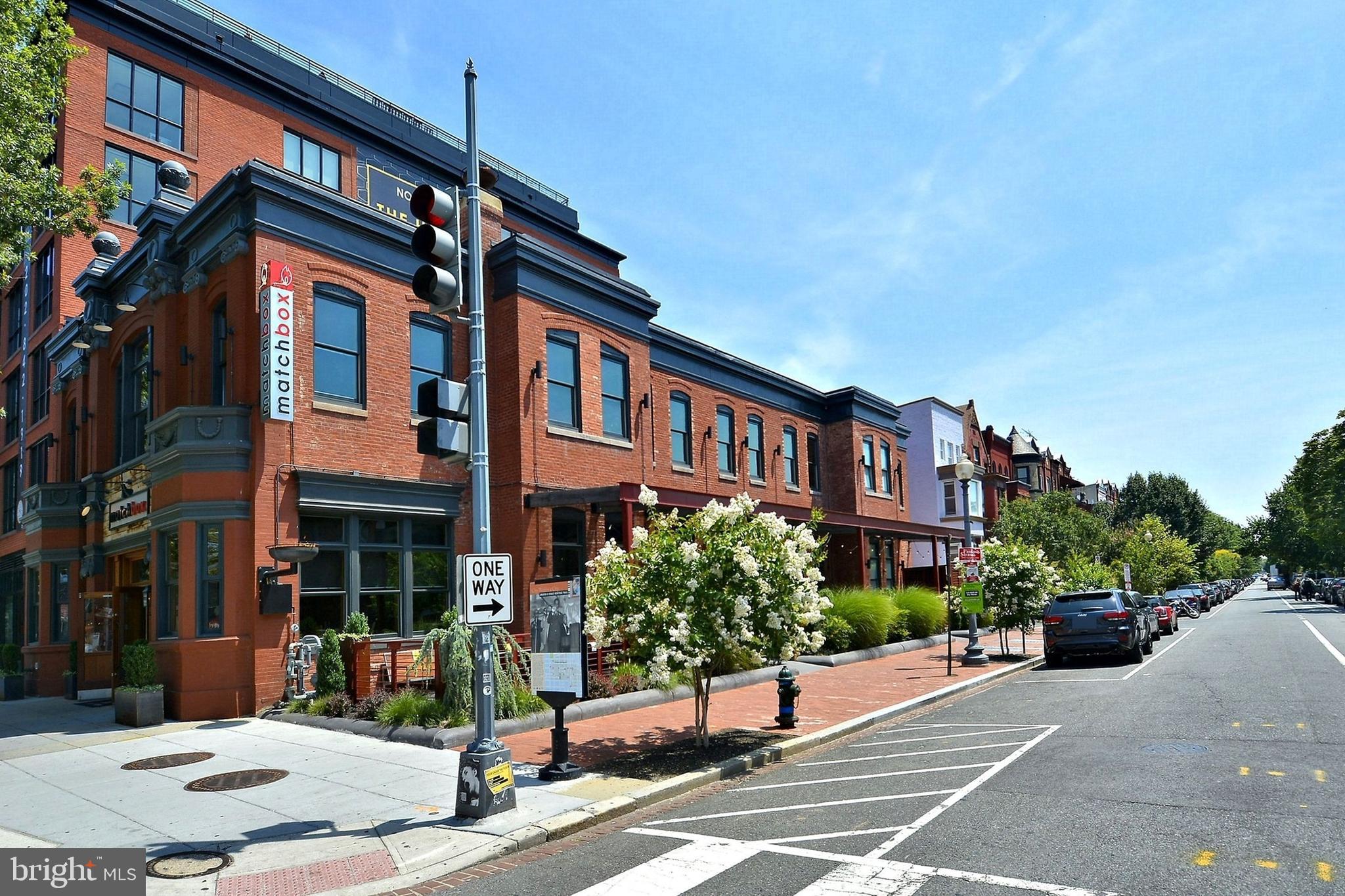 1390 V Street Northwest, Unit 307 Washington, DC 20009 - Photo 31 of 34 a view of a building with a street