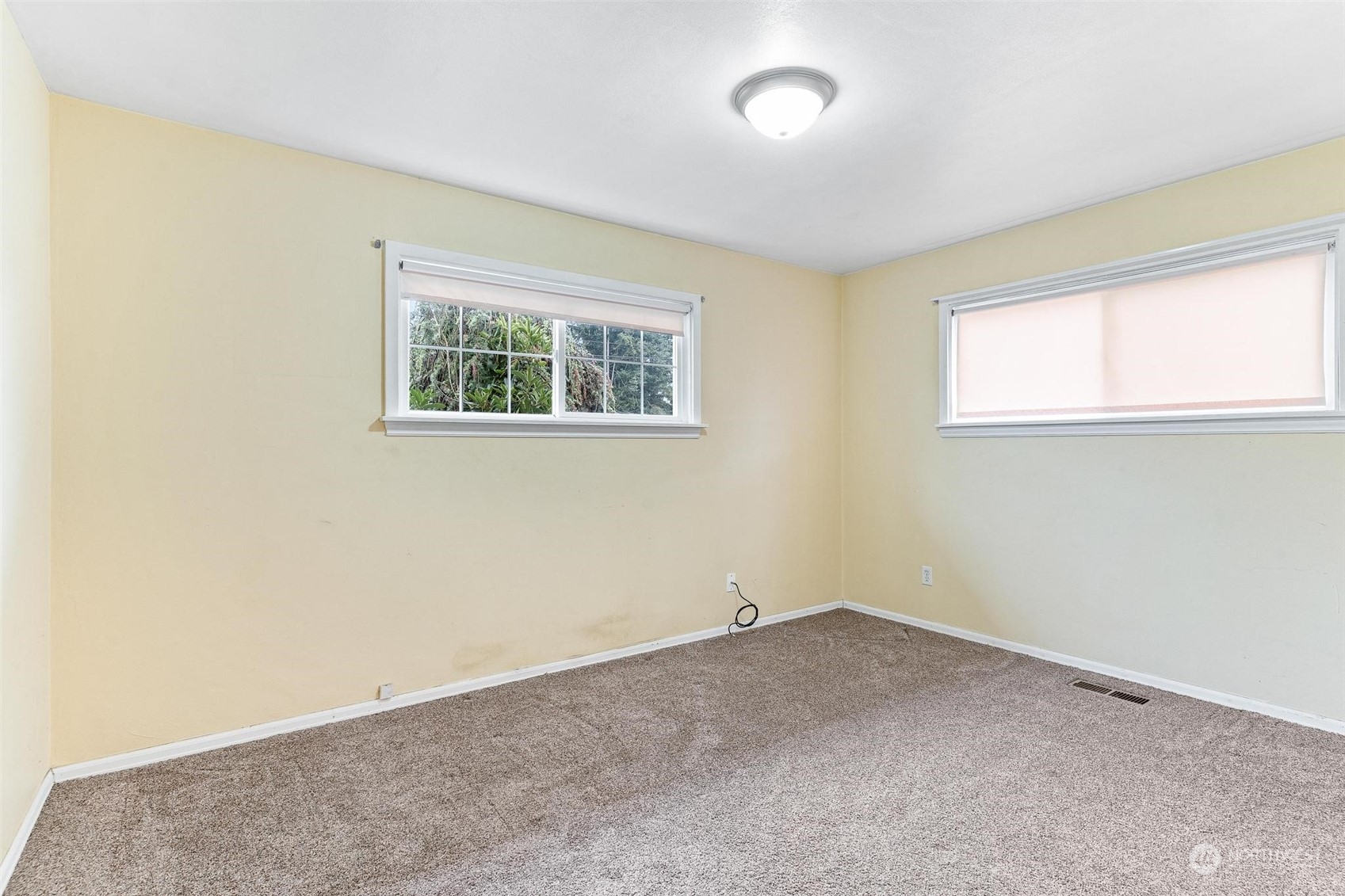 2309 6th Street Everett, WA 98201 - Photo 5 of 30 Gallery Image 5