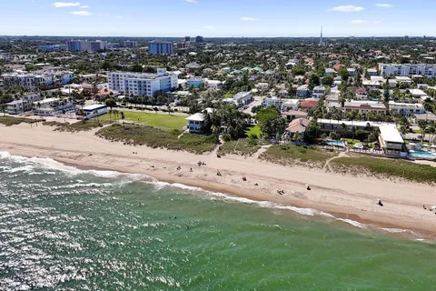 $595,000 | 4549 North Ocean Drive, Unit 1, Lauderdale-by-the-Sea, FL 33308