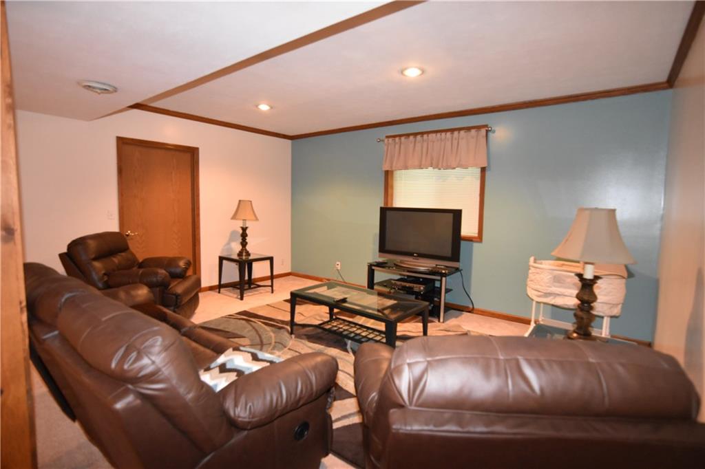 4415 River Road Columbus, IN 47203 - Photo 13 of 35