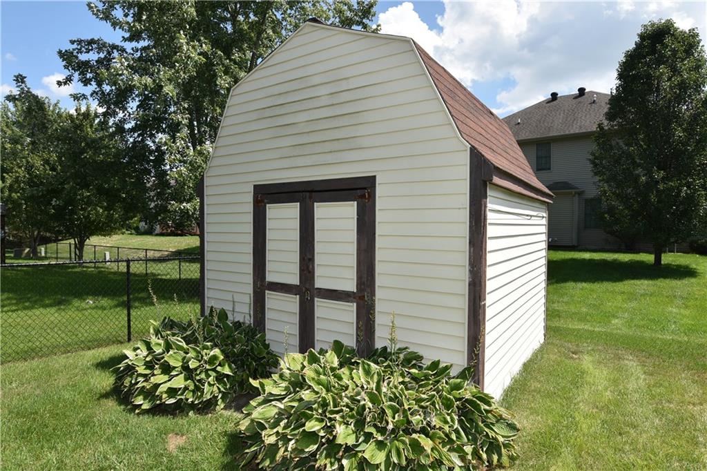 4415 River Road Columbus, IN 47203 - Photo 32 of 35