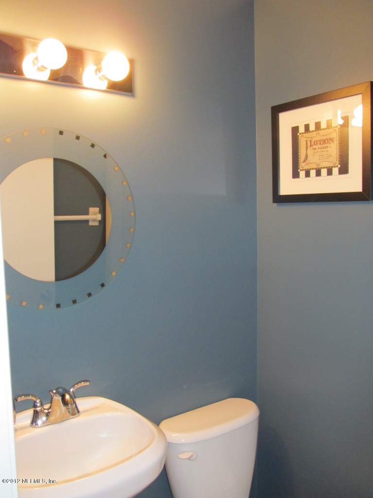 1013 Kings Road Neptune Beach, FL 32266 - Photo 8 of 15 Bathroom