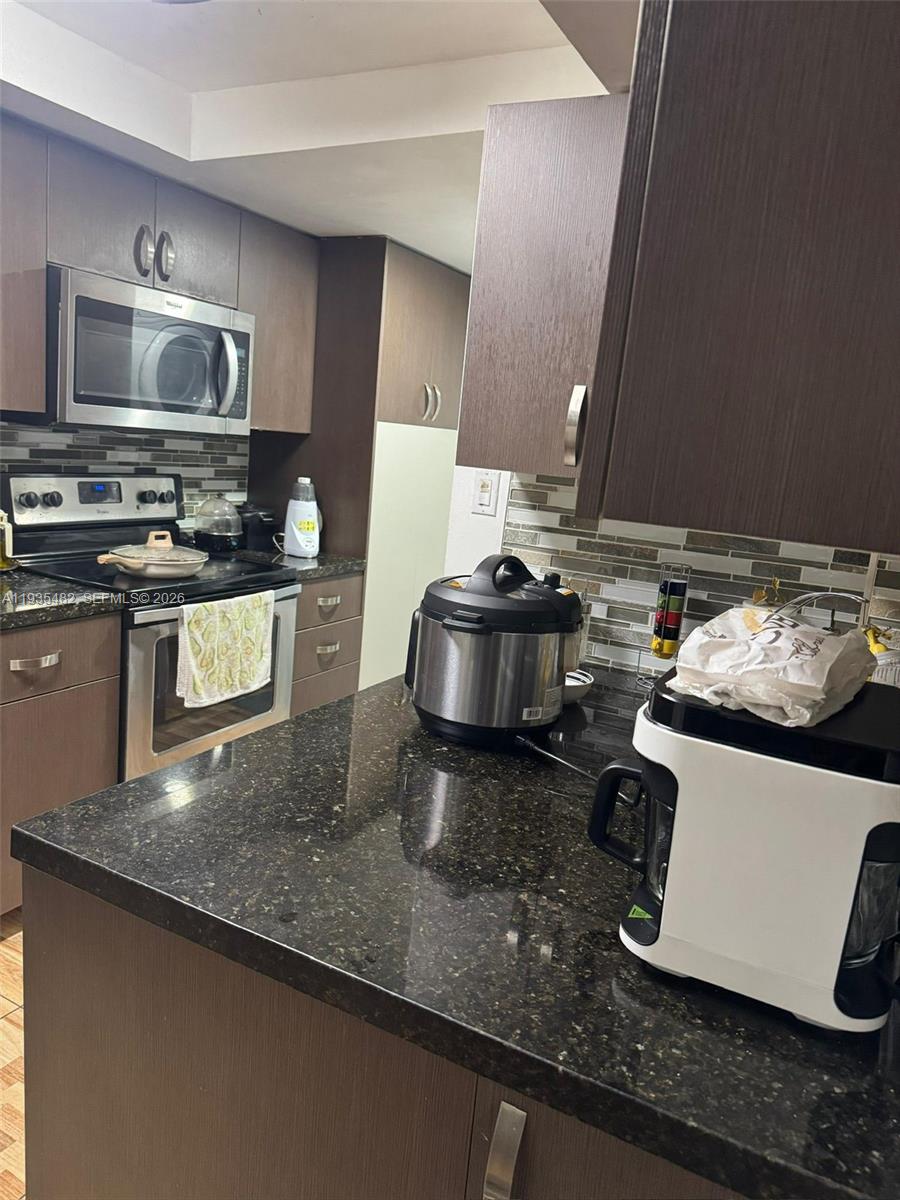 13854 Southwest 67th Terrace Miami, FL 33183 - Photo 38 of 42