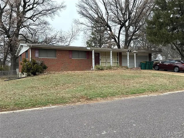 $110,000 | 2329 Hudson Road, St. Louis, MO 63136