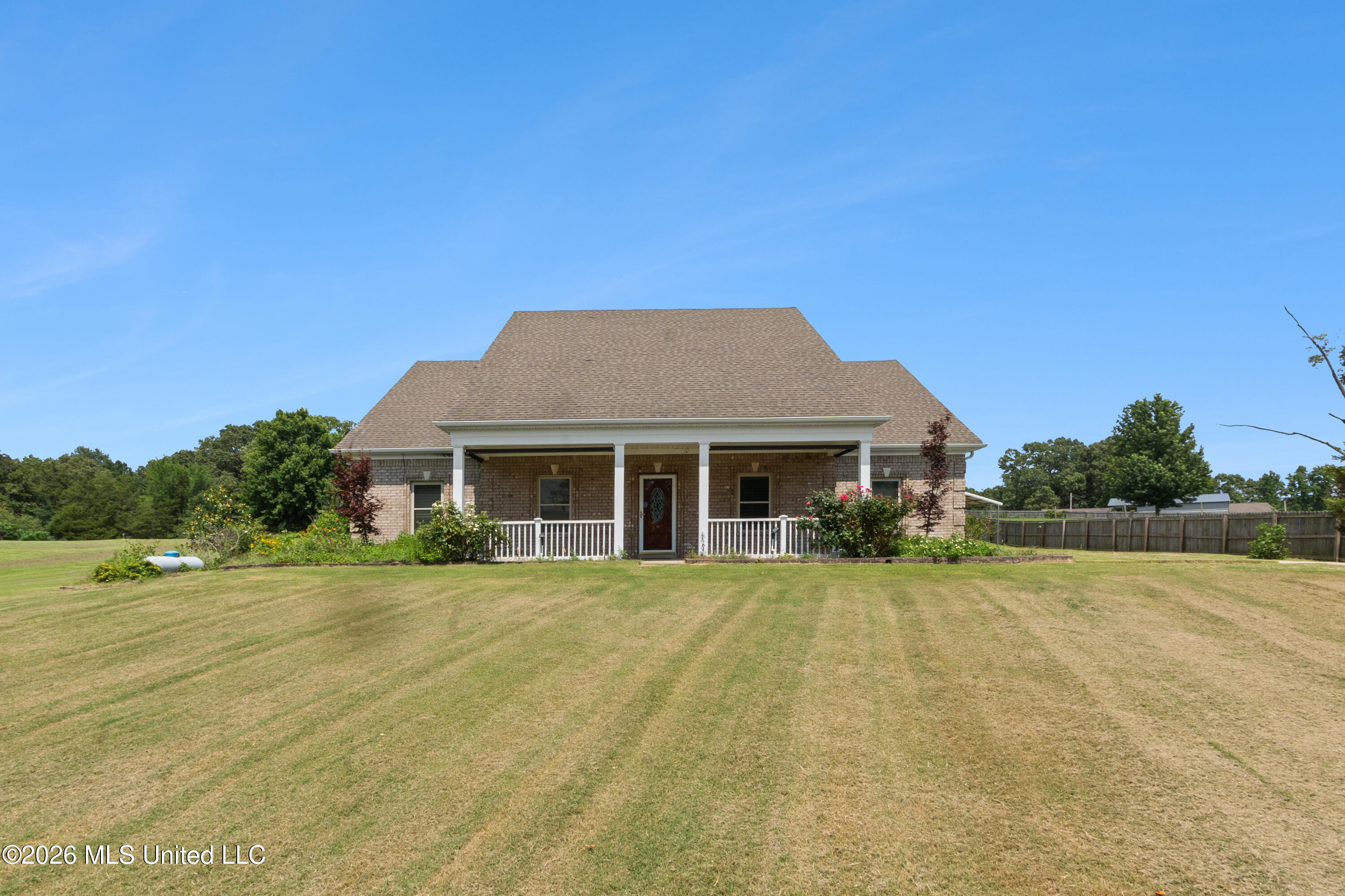 384 Moore Crossing Byhalia, MS 38611 - Photo 2 of 38 DSC07656