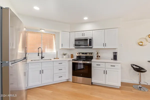 $269,600 | 7432 North 43rd Lane, Glendale, AZ 85301