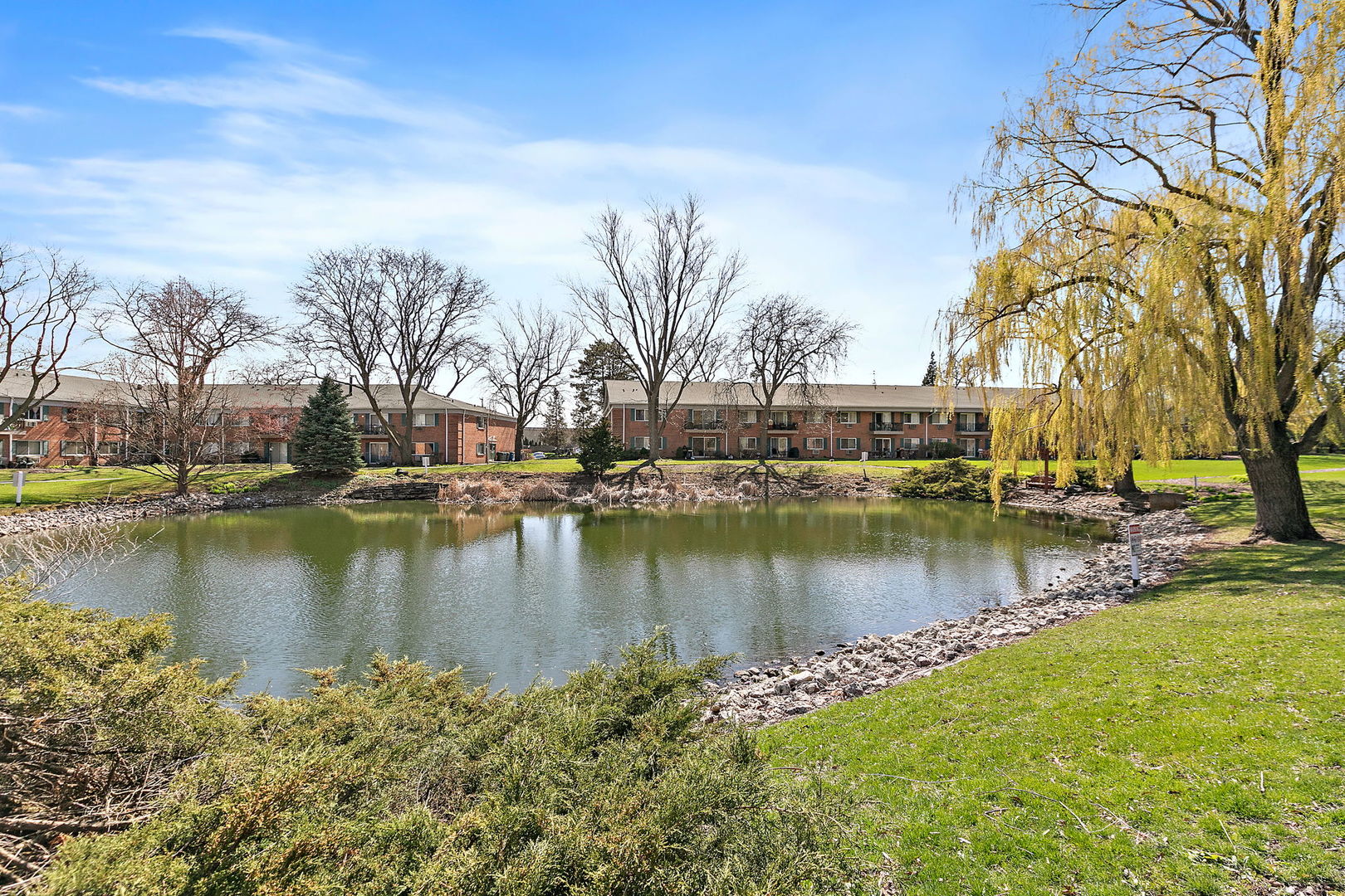 2415 South Goebbert Road, Unit 105 Arlington Heights, IL 60005 - Photo 11 of 12