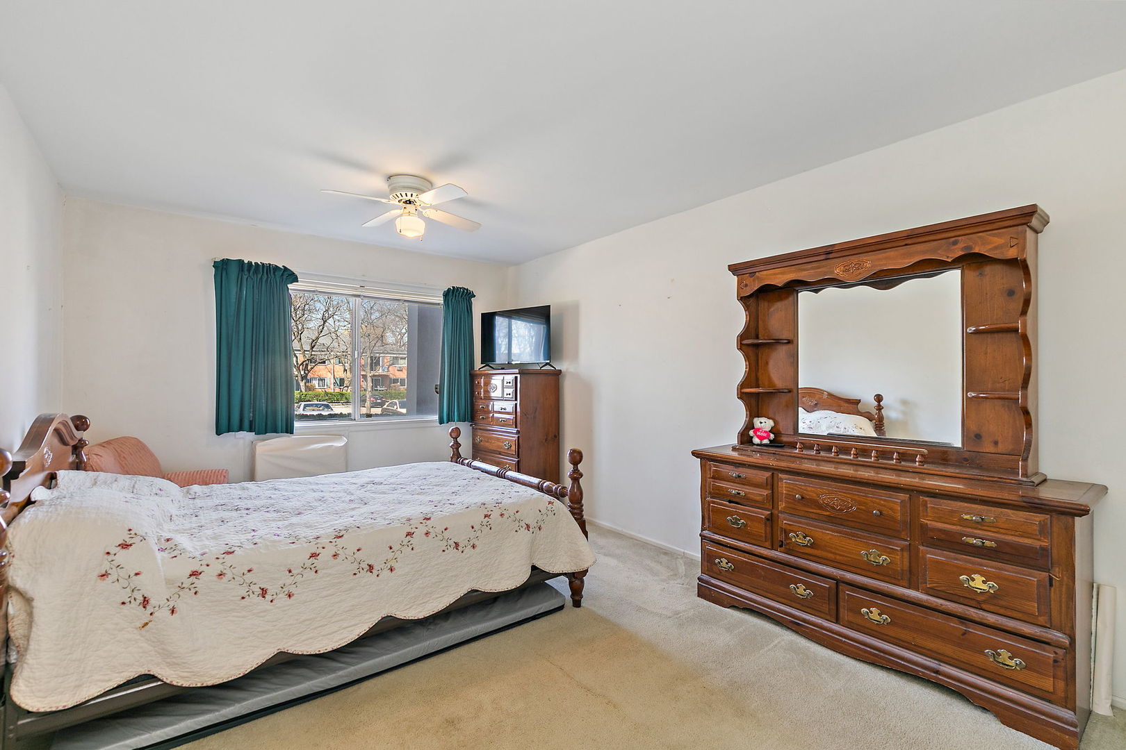 2415 South Goebbert Road, Unit 105 Arlington Heights, IL 60005 - Photo 8 of 12