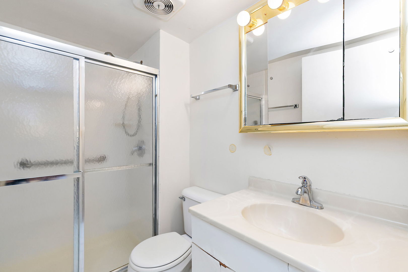 2415 South Goebbert Road, Unit 105 Arlington Heights, IL 60005 - Photo 9 of 12