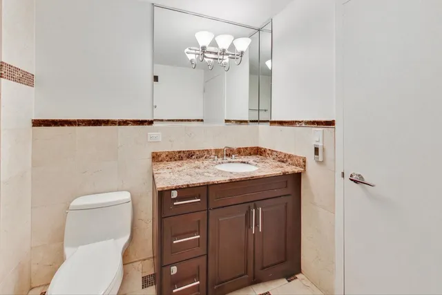 $6,200 | 2 East Erie Street, Unit 1905, Chicago, IL 60611