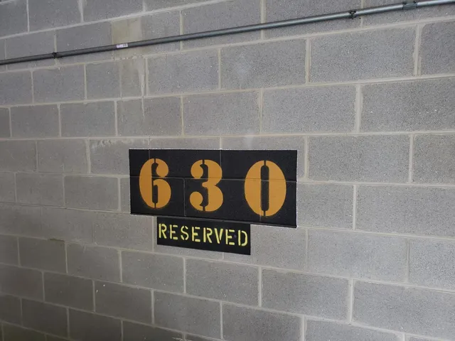 $6,200 | 2 East Erie Street, Unit 1905, Chicago, IL 60611