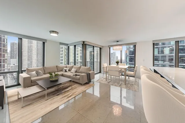 $6,200 | 2 East Erie Street, Unit 1905, Chicago, IL 60611