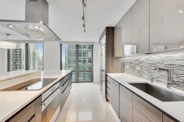 $6,200 | 2 East Erie Street, Unit 1905, Chicago, IL 60611