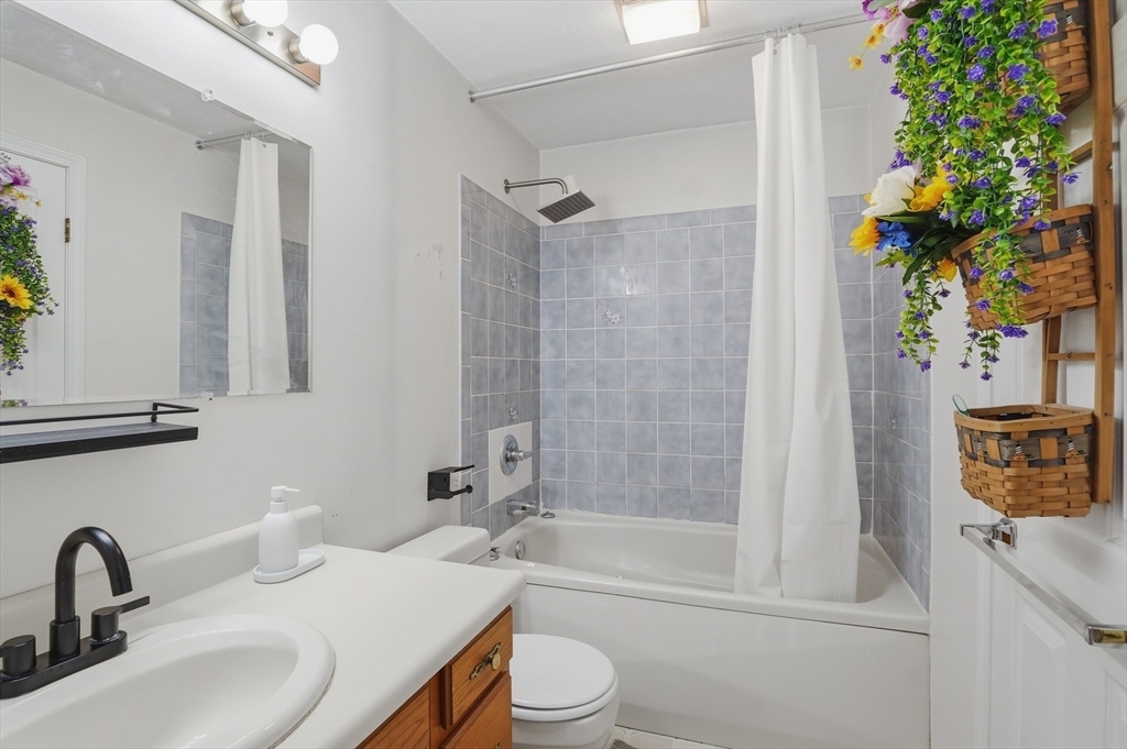 67 Providence Road, Unit 1 Grafton, MA 01519 - Photo 19 of 34