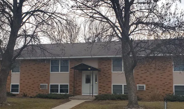 $775 | 417 3rd Street Southeast, Unit 6, Renville, MN 56284