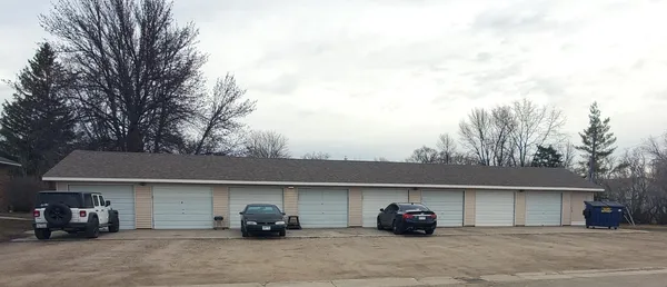 $775 | 417 3rd Street Southeast, Unit 6, Renville, MN 56284