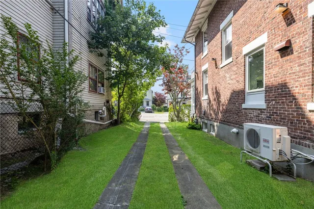 $6,000 | 26 Narragansett Avenue, Newport, RI 02840