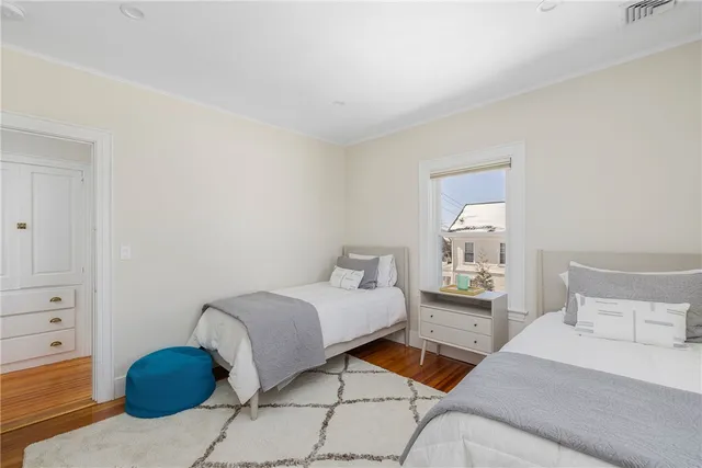 $6,000 | 26 Narragansett Avenue, Newport, RI 02840