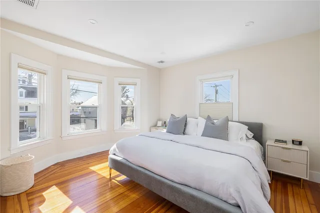 $6,000 | 26 Narragansett Avenue, Newport, RI 02840