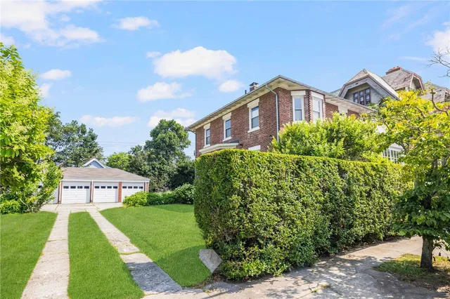 $6,000 | 26 Narragansett Avenue, Newport, RI 02840