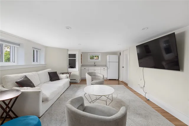 $6,000 | 26 Narragansett Avenue, Newport, RI 02840