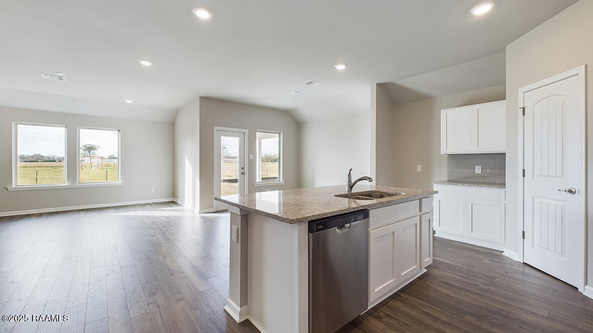 127 Lake Ridge Drive Broussard, LA 70518 - Photo 3 of 30 127 Lake Ridge Drive, Broussard, LA