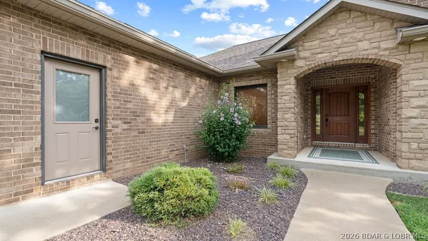 $775,000 | 30780 Timberlake Village Circle, Rocky Mount, MO 65072