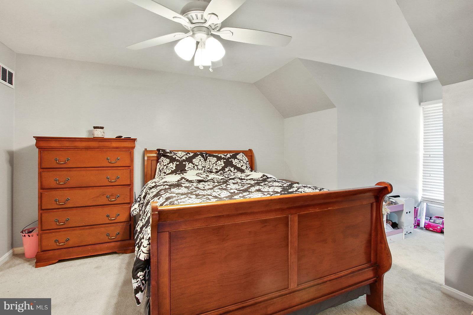 2748 Parallel Path Abingdon, MD 21009 - Photo 23 of 30 Large Bedroom 3