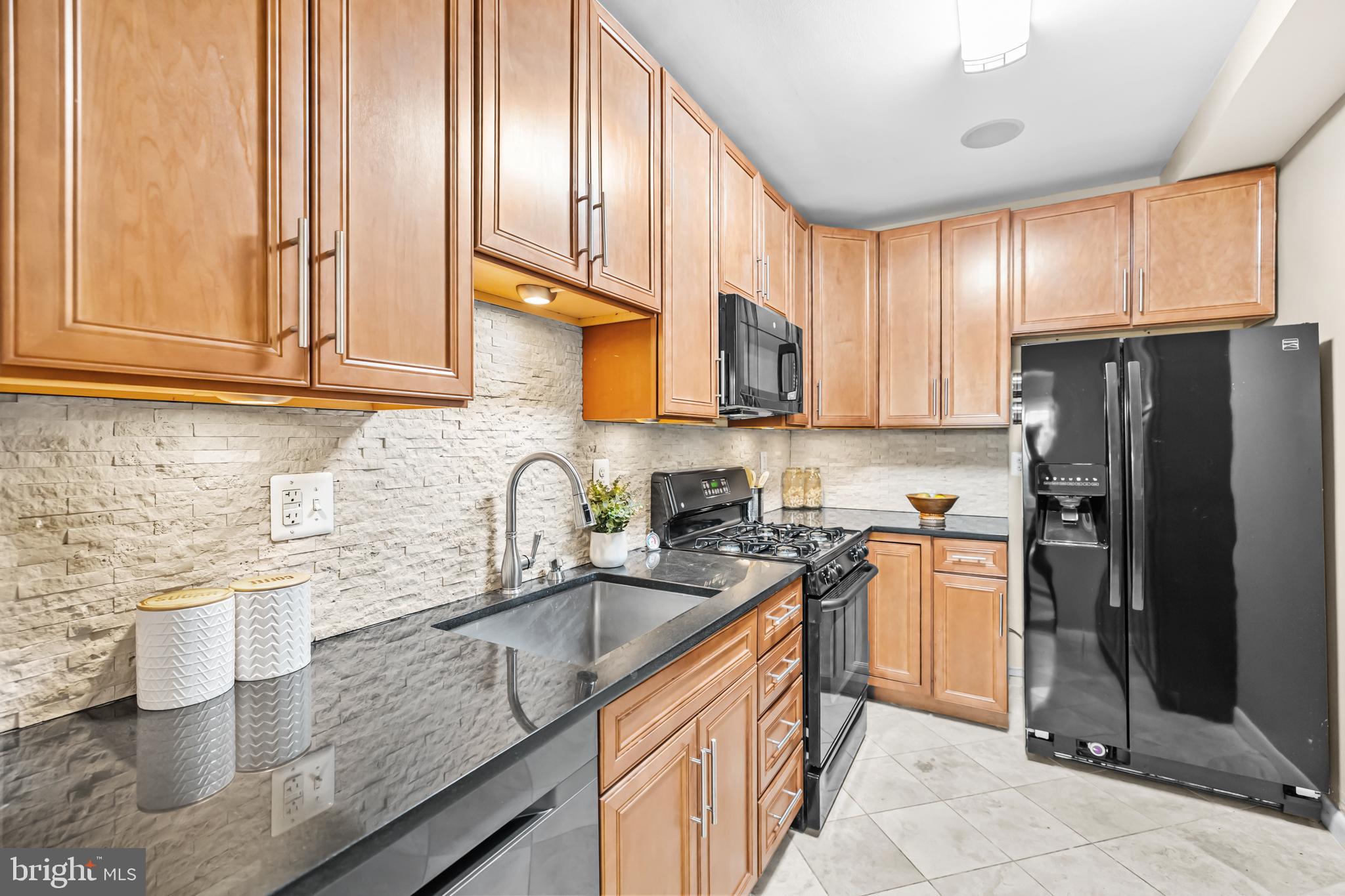 5101 8th Road South, Unit 13 Arlington, VA 22204 - Photo 5 of 36 Gallery Image 5