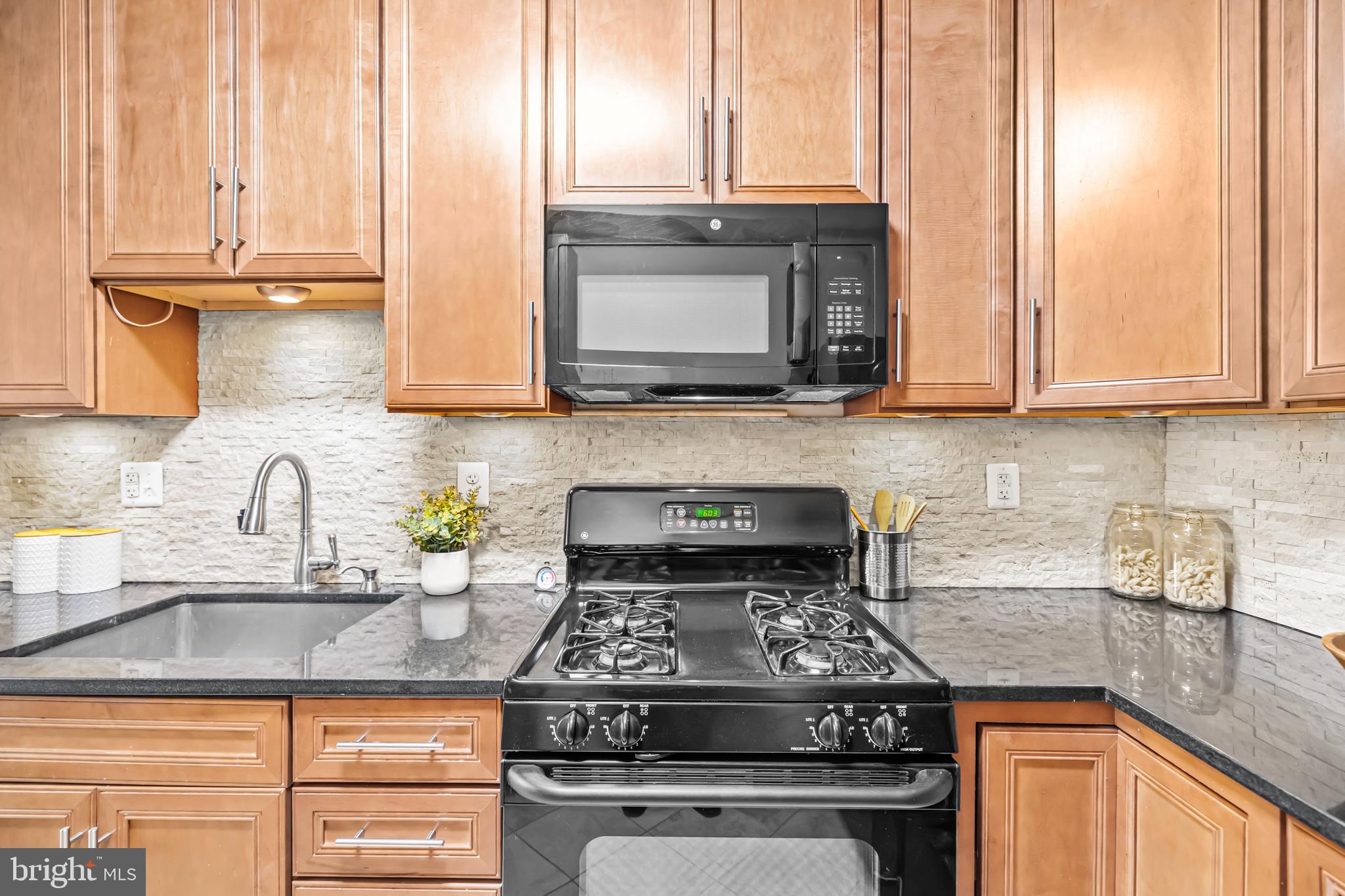 5101 8th Road South, Unit 13 Arlington, VA 22204 - Photo 8 of 36 Gallery Image 8