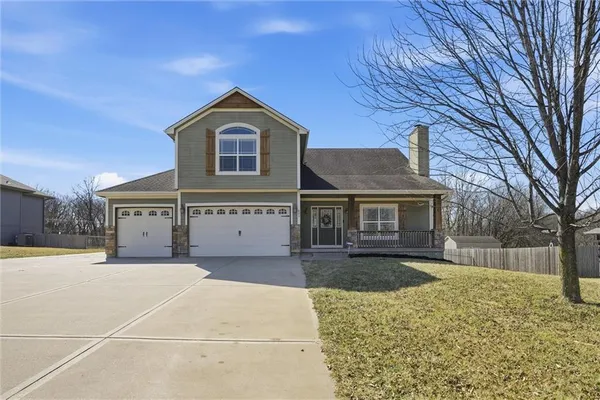 $485,000 | 803 Mulberry Street, Pleasant Hill, MO 64080