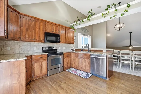 $485,000 | 803 Mulberry Street, Pleasant Hill, MO 64080