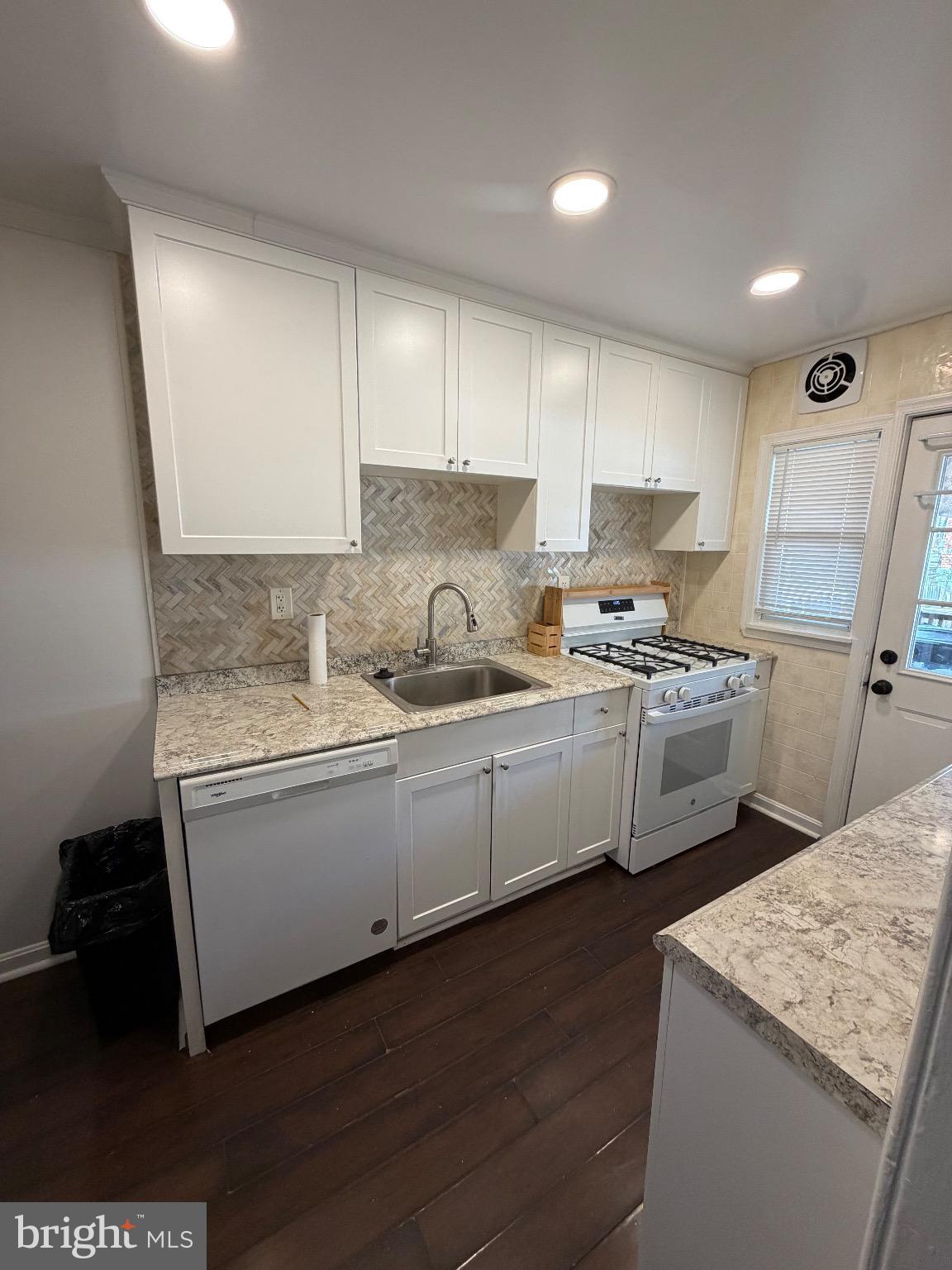 1922 Frames Road Baltimore, MD 21222 - Photo 7 of 28 kitchen