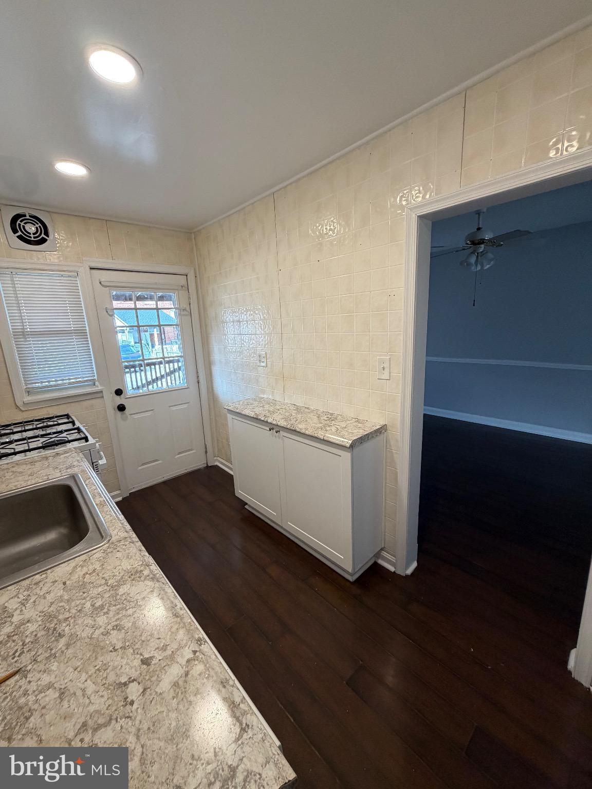 1922 Frames Road Baltimore, MD 21222 - Photo 8 of 28 kitchen