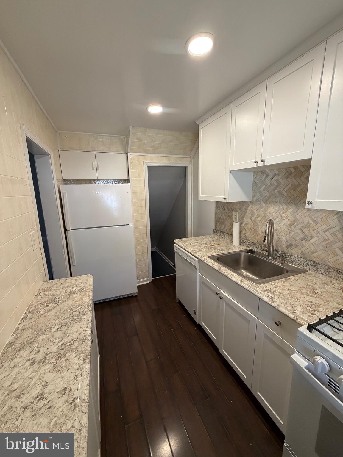 1922 Frames Road Baltimore, MD 21222 - Photo 9 of 28 kitchen