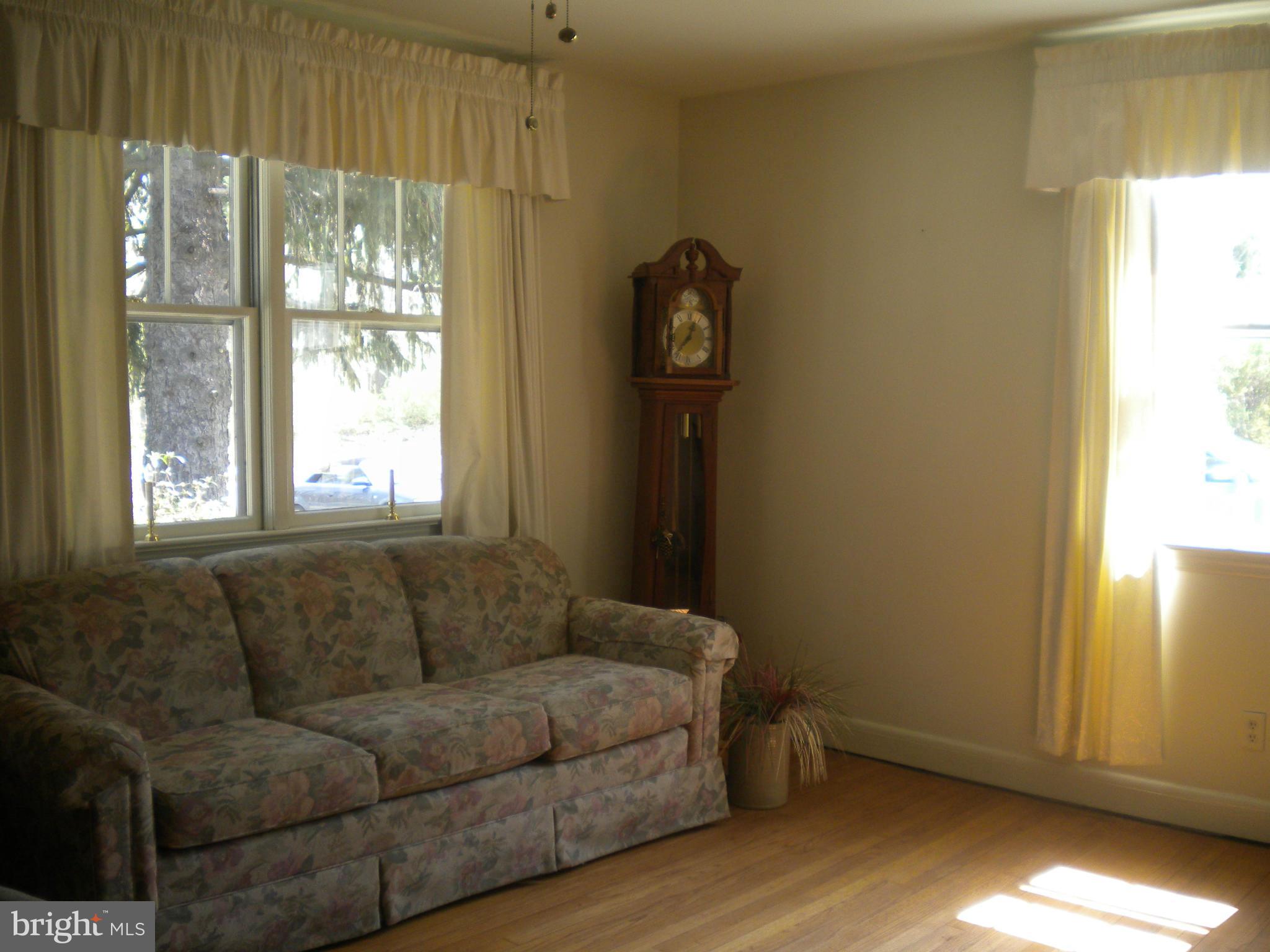 2746 Rocks Road Jarrettsville, MD 21084 - Photo 8 of 21 Living Room