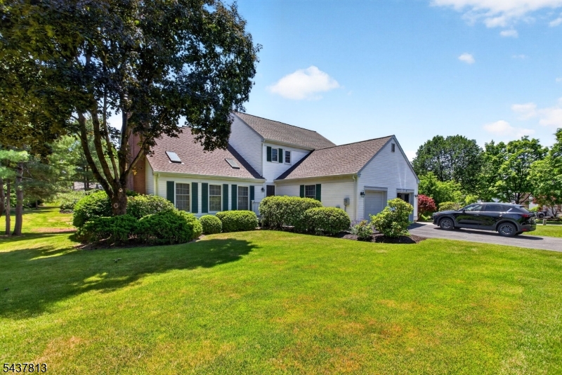15 Hampton Court Bernards, NJ 07920 - Photo 1 of 45