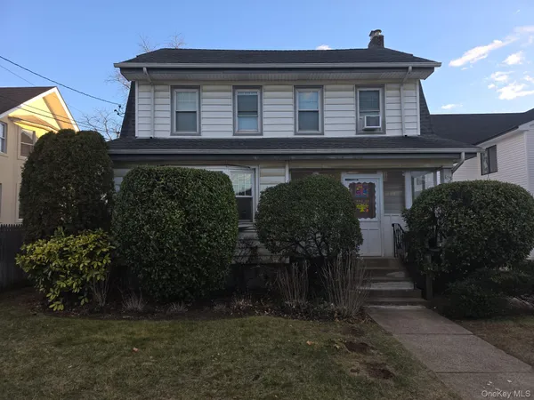 $6,000 | 325 Pacific Avenue, Cedarhurst, NY 11516