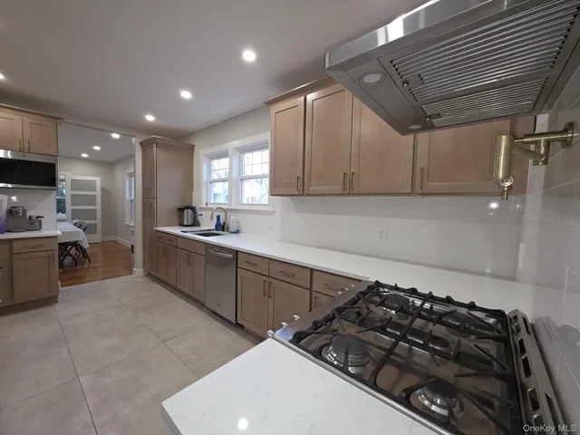 $6,500 | 325 Pacific Avenue, Cedarhurst, NY 11516