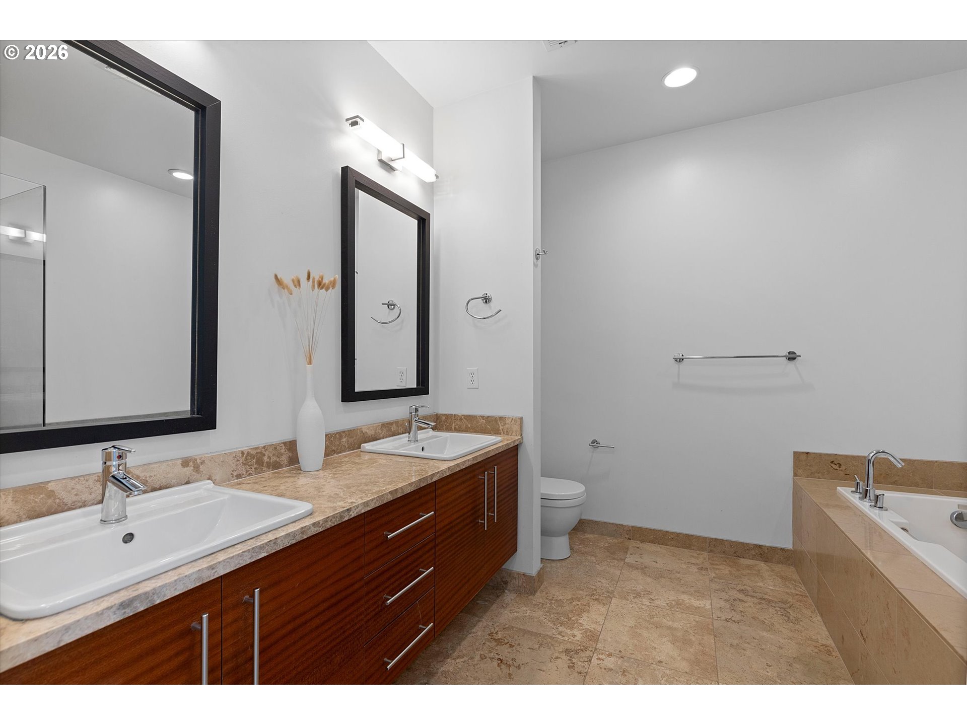 1728 Northwest Riverscape Street Portland, OR 97209 - Photo 22 of 44