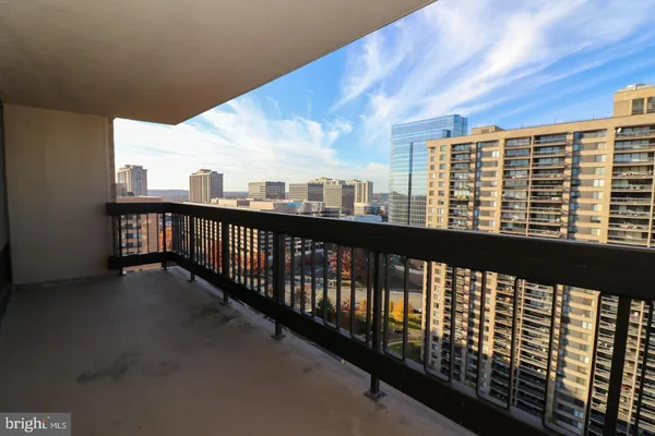 $2,575 | 3705 South George Mason Drive, Unit 2117S, Falls Church, VA 22041