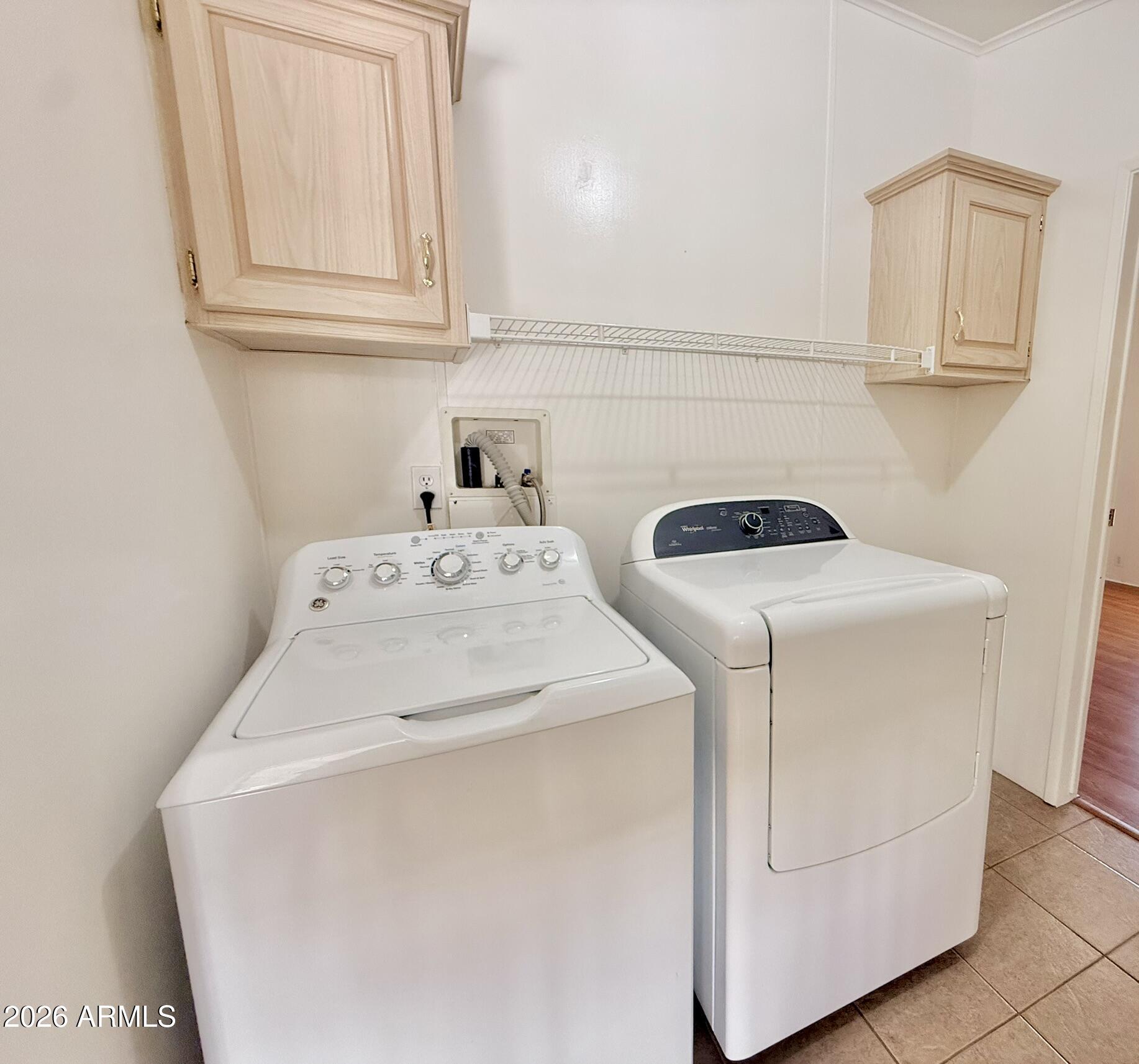 601 North Hayden Road, Unit 40 Scottsdale, AZ 85257 - Photo 22 of 48 a utility room with dryer and washer