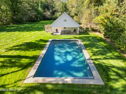 $4,695,000 | 17 Will Merry Lane, Greenwich, CT 06831