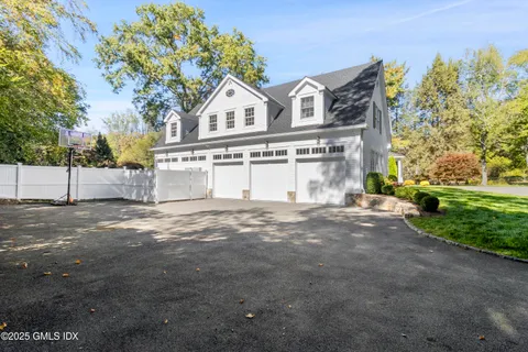 $4,695,000 | 17 Will Merry Lane, Greenwich, CT 06831
