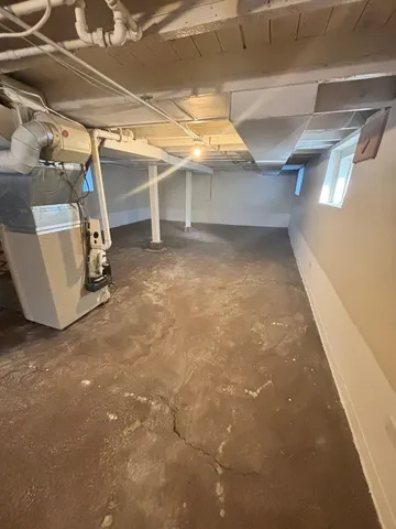 $2,000 | 713 East 144th Street, Dolton, IL 60419