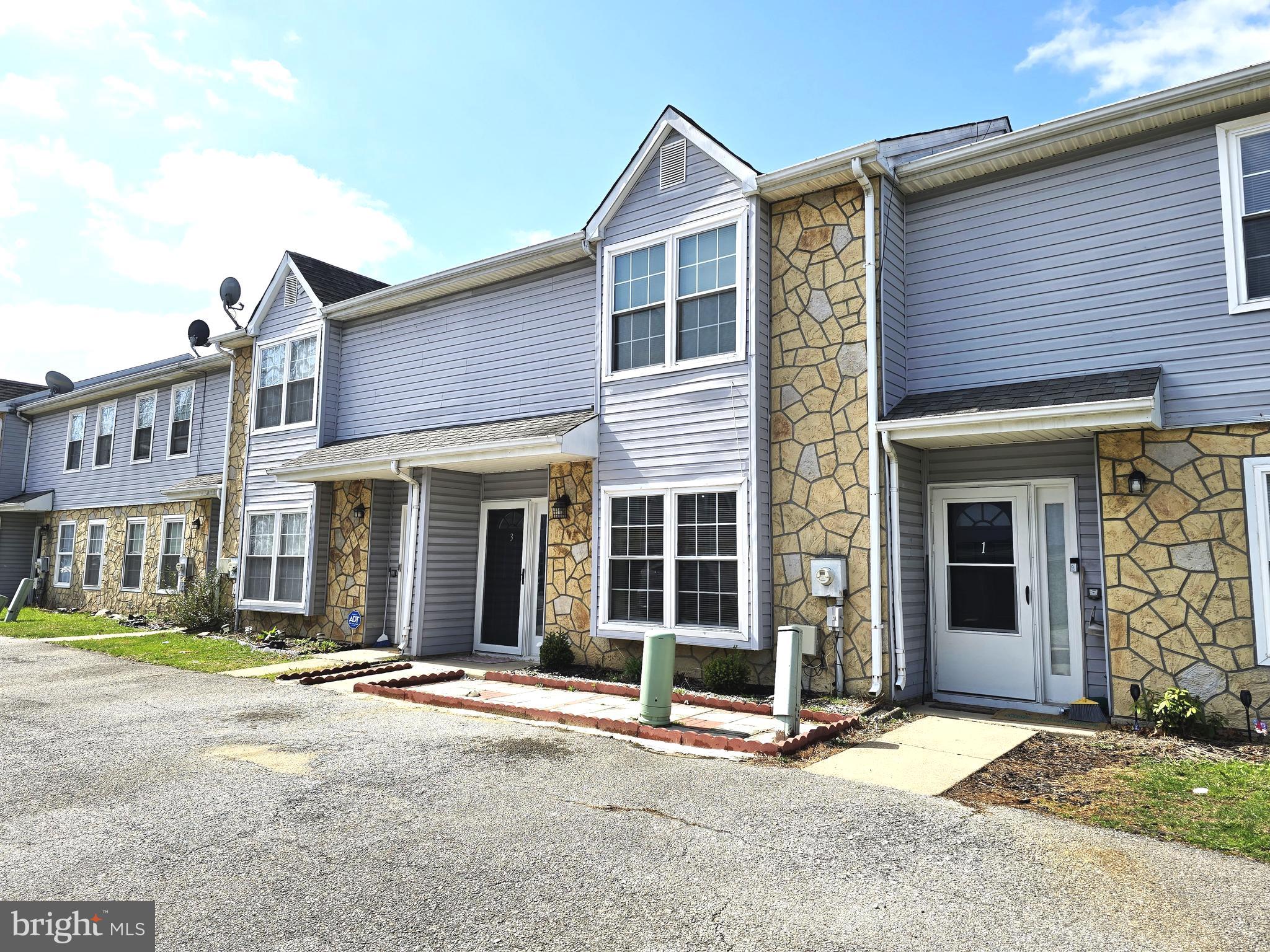 3 Arnold Place Newark, DE 19702 - Photo 22 of 28 a front view of a house with basket ball court