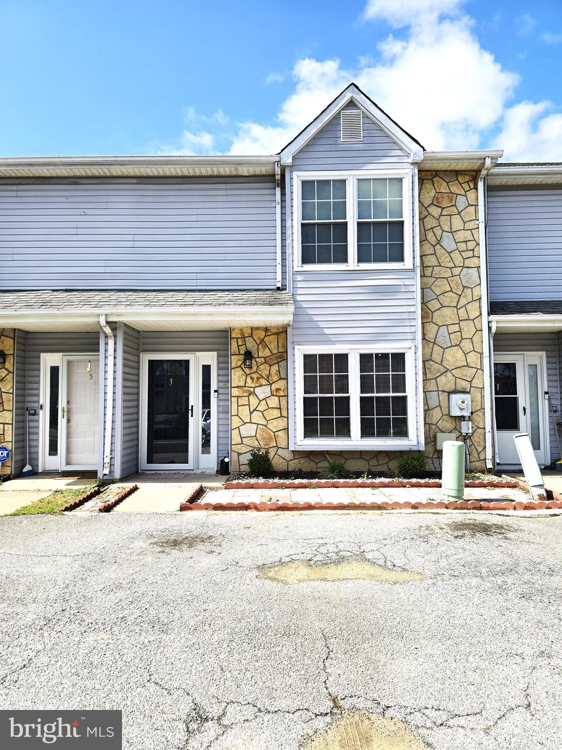 3 Arnold Place Newark, DE 19702 - Photo 28 of 28 a front view of a building