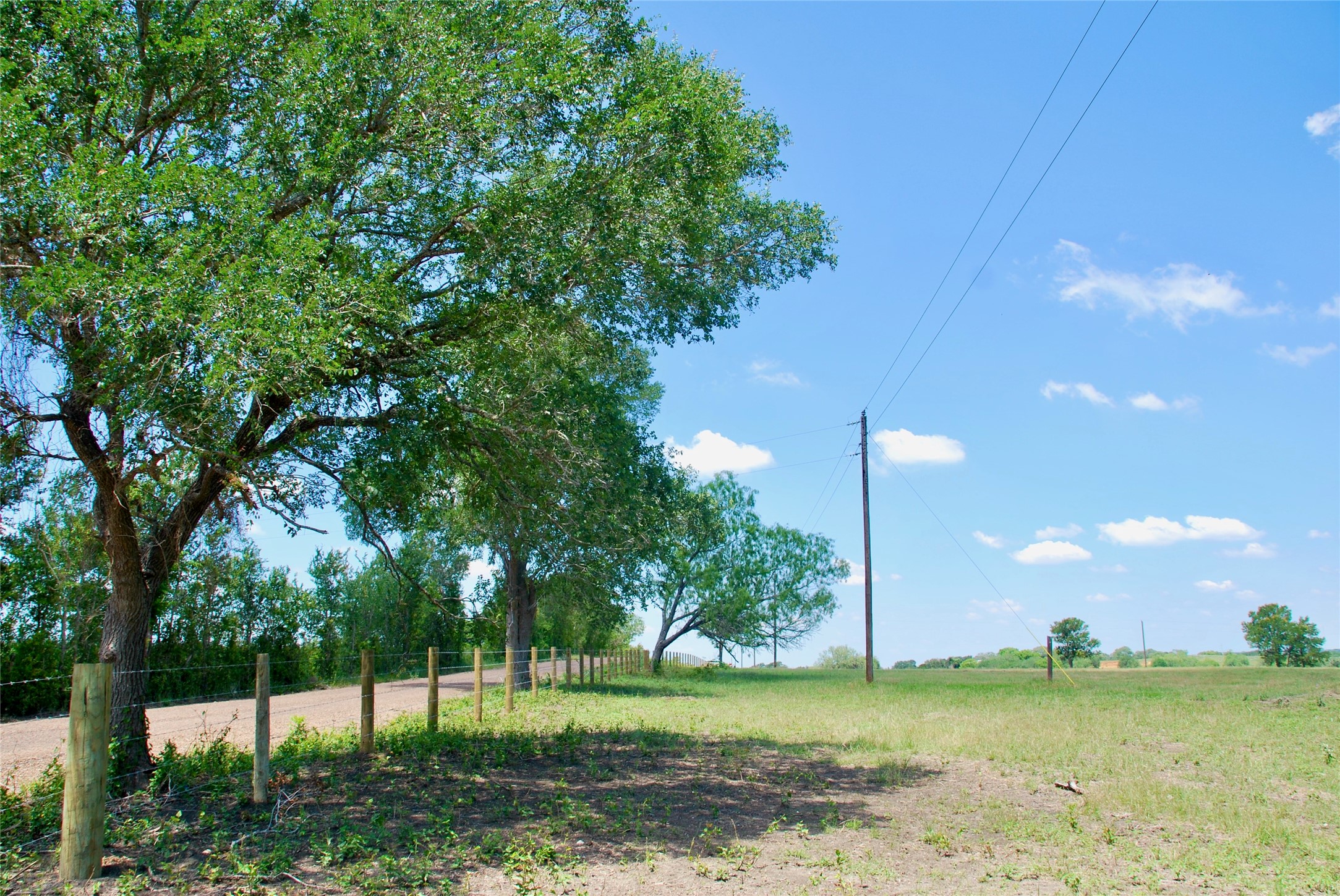 2340 Langdon Road Weimar, TX 78962 - Photo 3 of 26