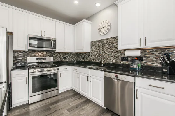 $399,800 | 770 Lambert Lane, Unit 966, Bartlett, IL 60103